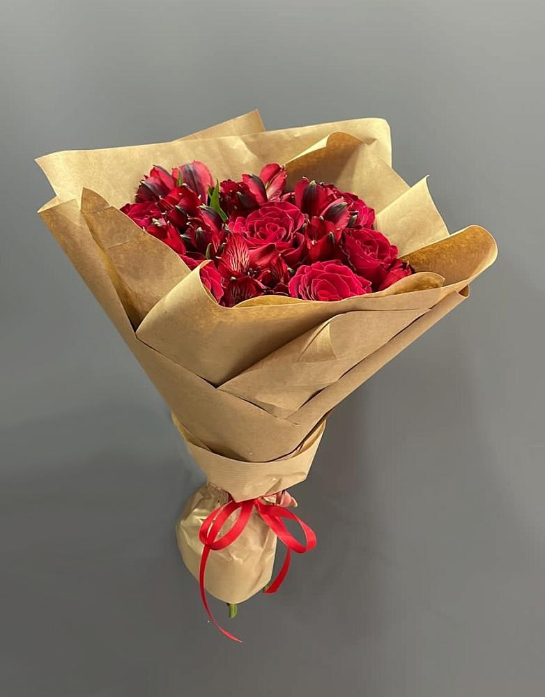 Букет цветов из: Альстромерии и Розы в Елово