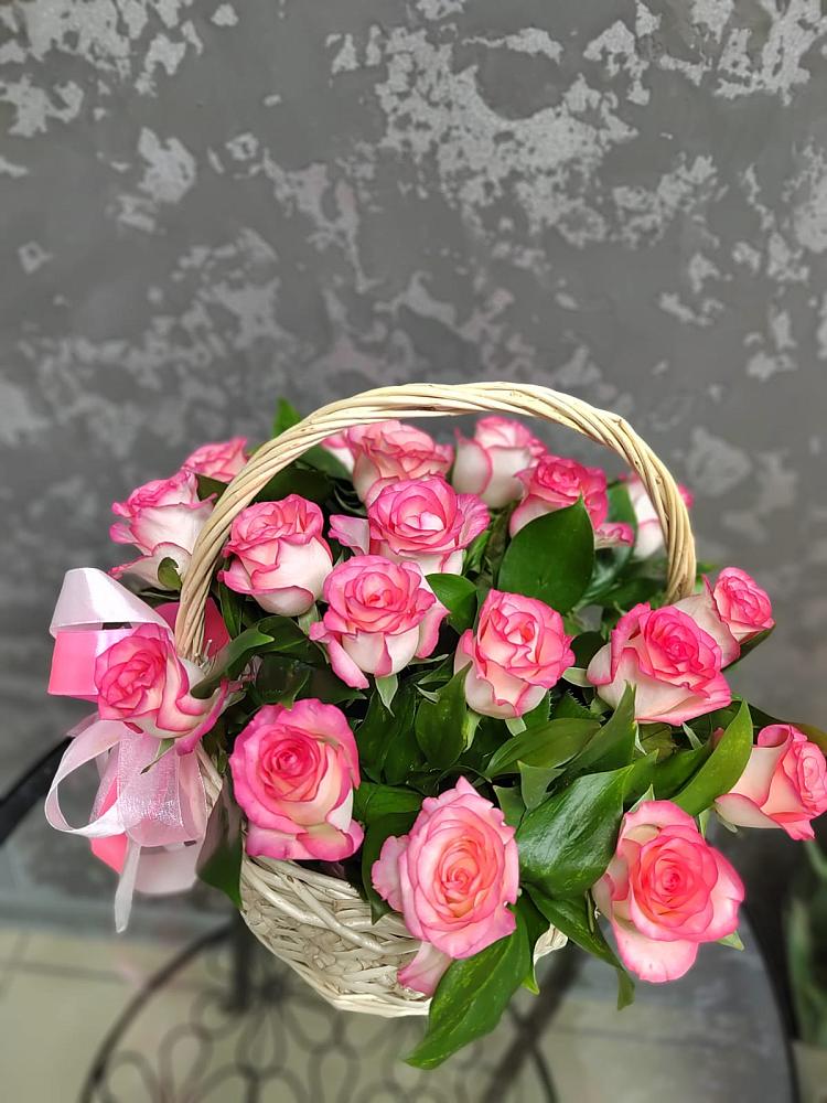 Цветочная композиция из Розы в корзине в Елово