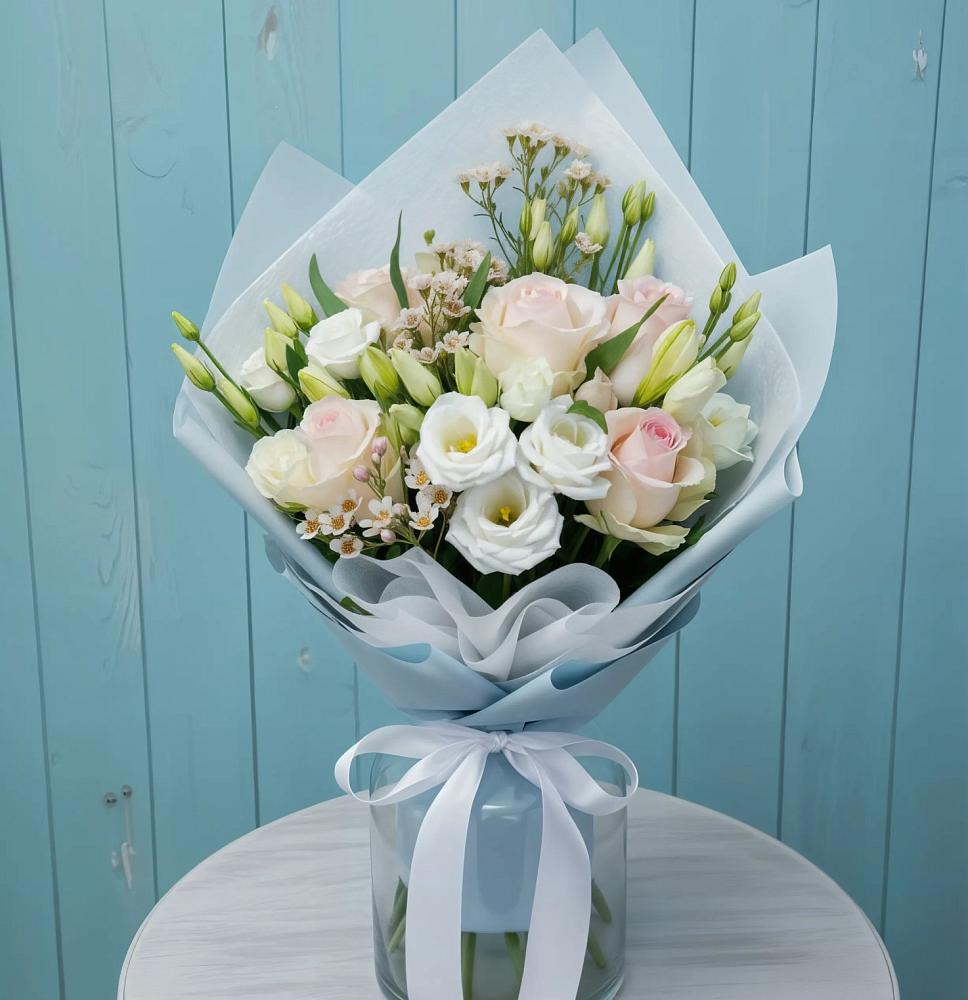 Букет цветов из: Розы и Лизиантусы в Елово