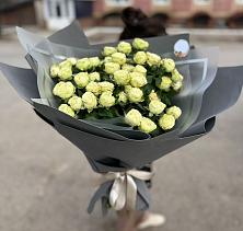 Букет Белые кустовые розы Солинеро в Елово