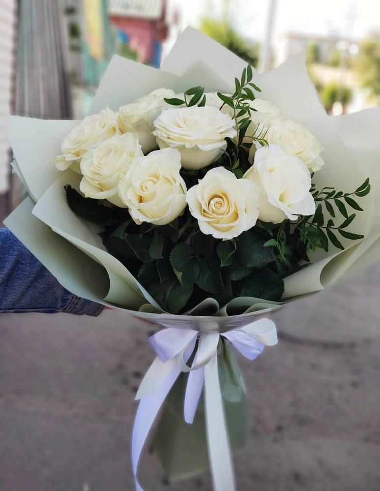 Букет Белые розы Проуд в Елово