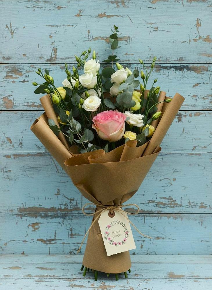 Букет цветов из: Розы и Лизиантусы в Елово