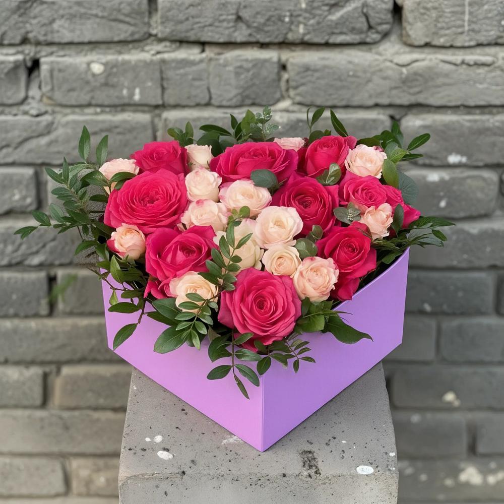 Цветочная композиция из Розы в коробке в Елово