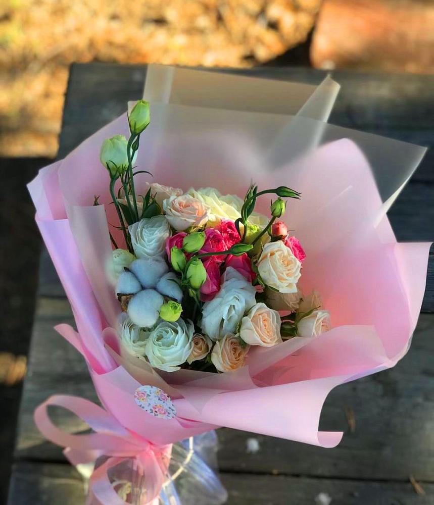 Букет цветов из: Розы и Лизиантусы в Елово