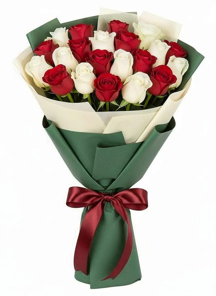 Букет Микс из красных и белых роз в Елово