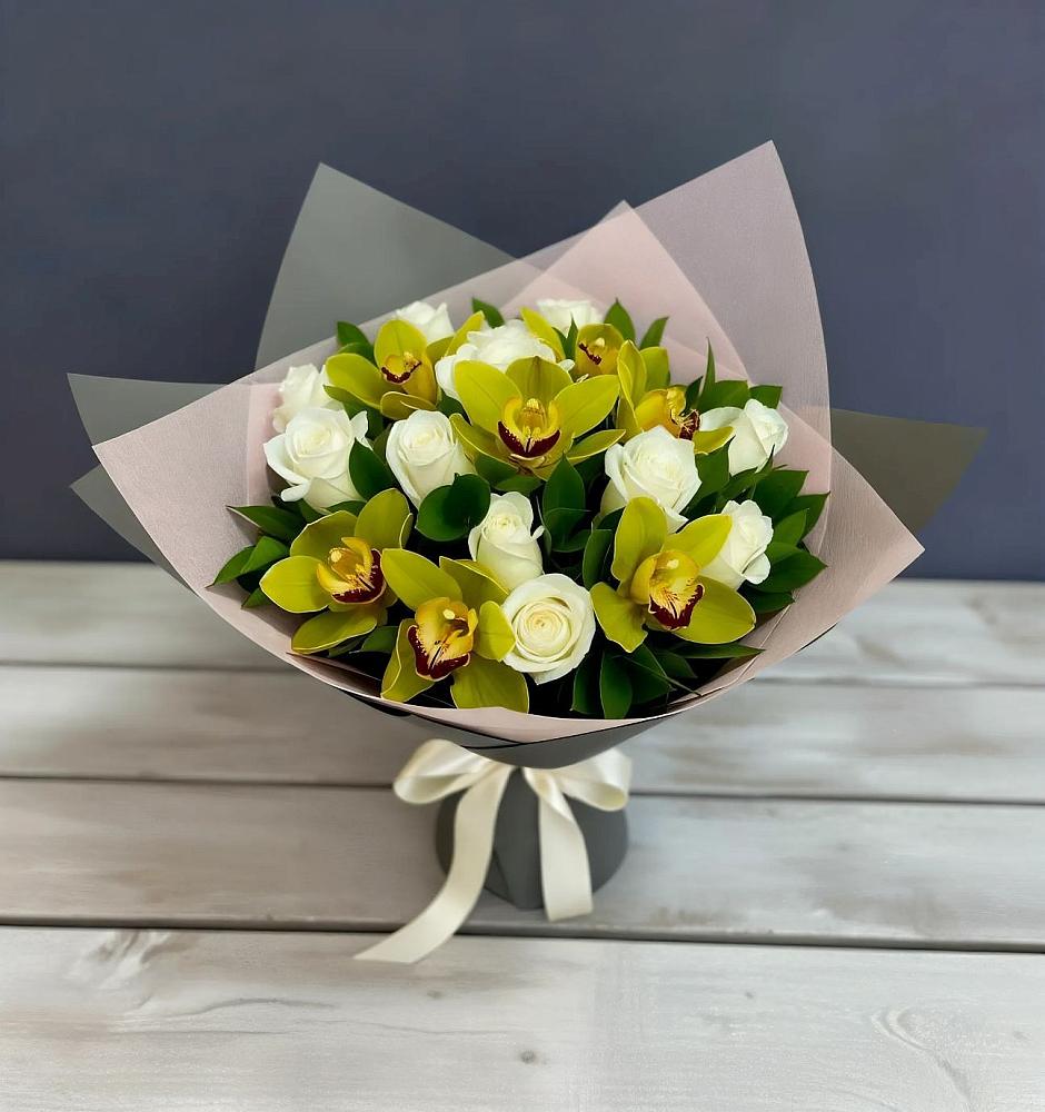 Букет цветов из: Орхидеи и Розы в Елово