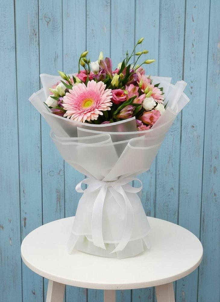 Букет цветов из: Герберы, Альстромерии и Лизиантусы в Елово