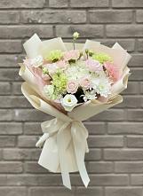 Букет цветов из:  Гвоздики, Розы, Лизиантусы и Хризантемы в Елово