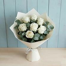 Букет Белые розы в Эвкалипте в Елово
