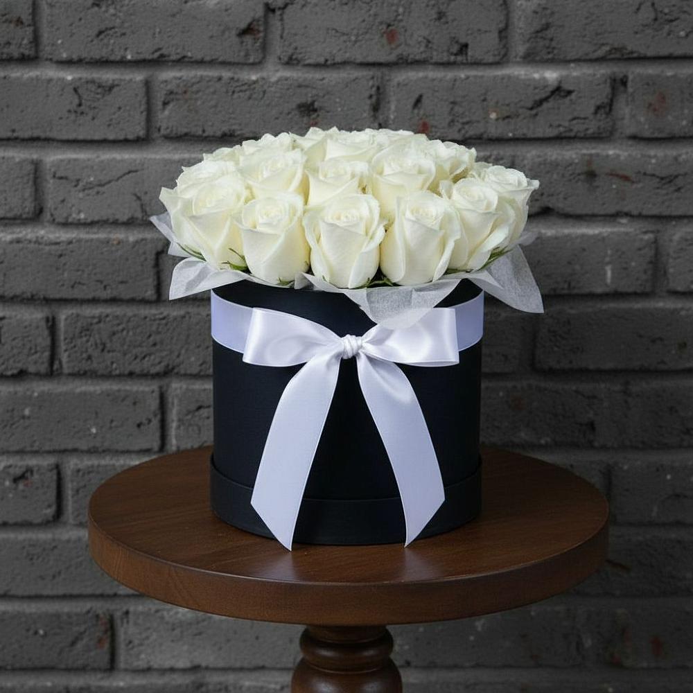 Цветочная композиция из Розы в шляпной коробке в Елово