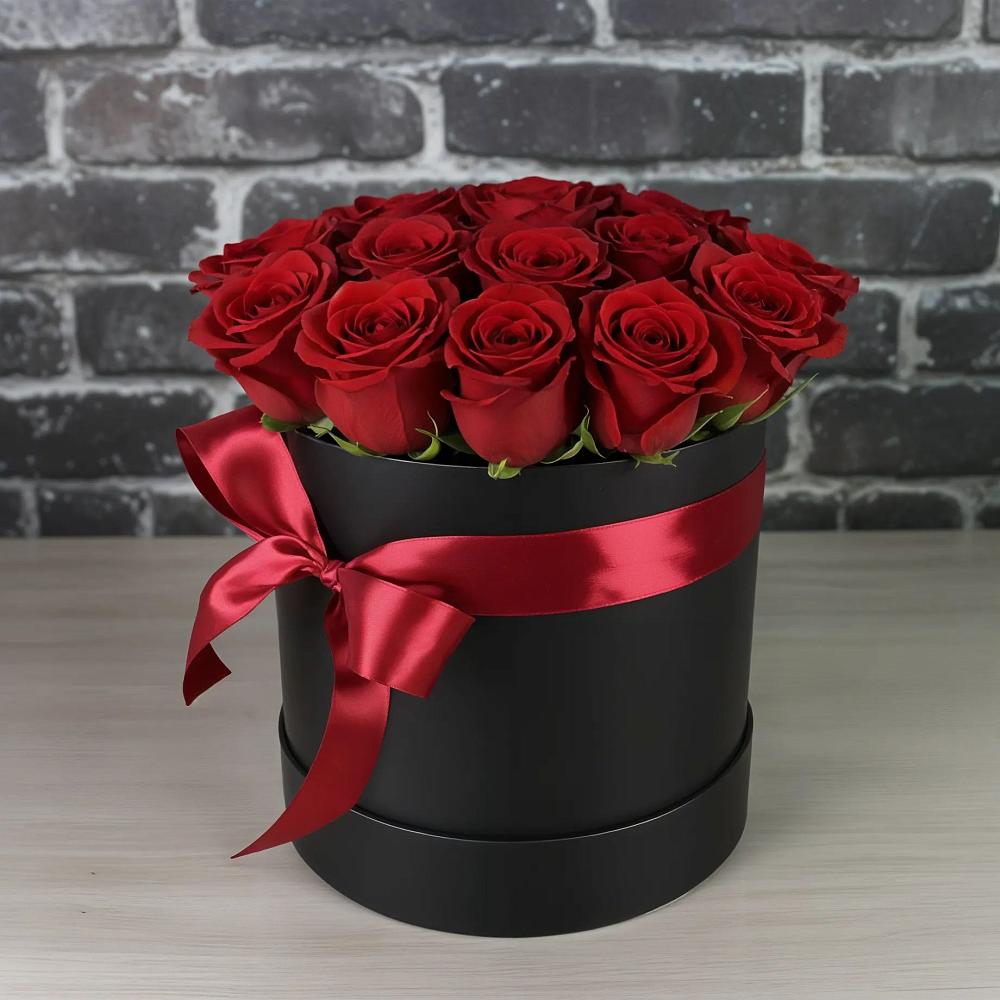 Цветочная композиция из Розы в шляпной коробке в Елово