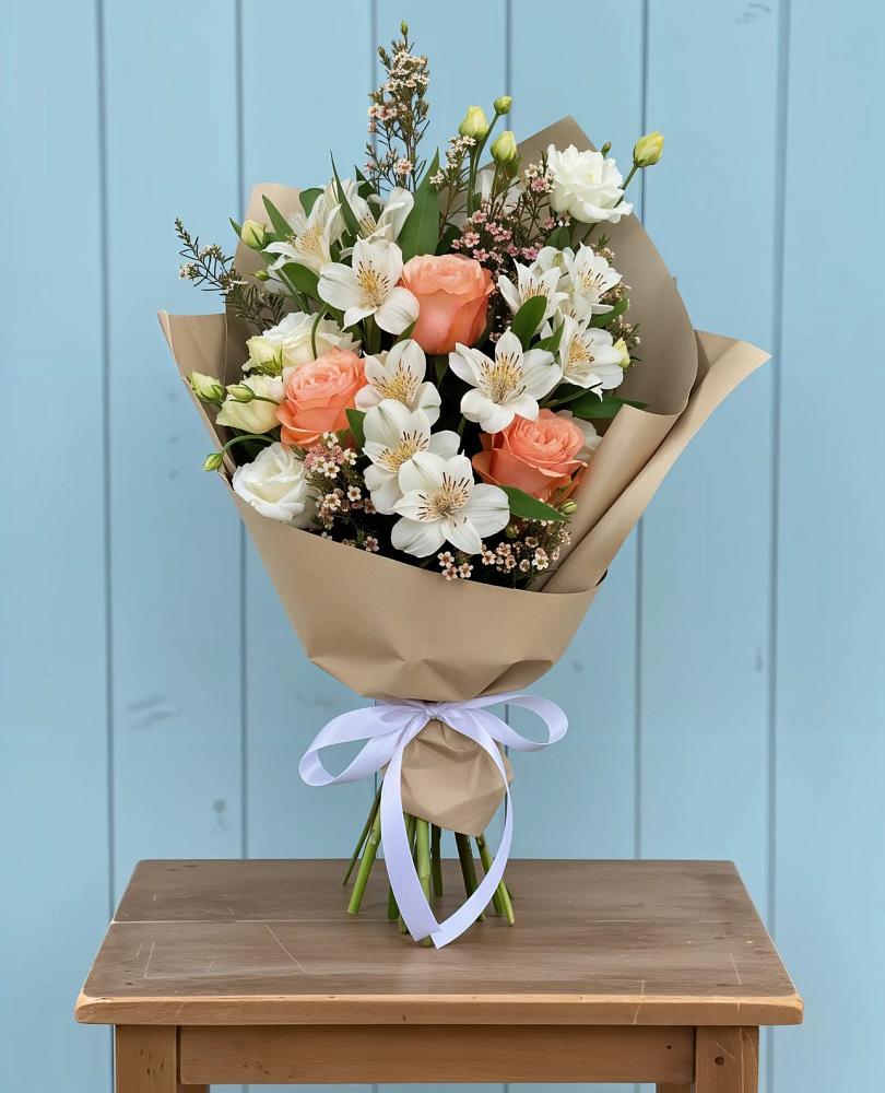 Букет цветов из: Альстромерии, Лизиантусы, Розы и Хризантемы в Елово