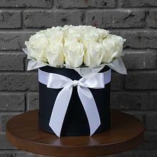 Цветочная композиция из Розы в шляпной коробке в Елово